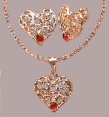 Conjunto contendo pingente, brincos e corrente